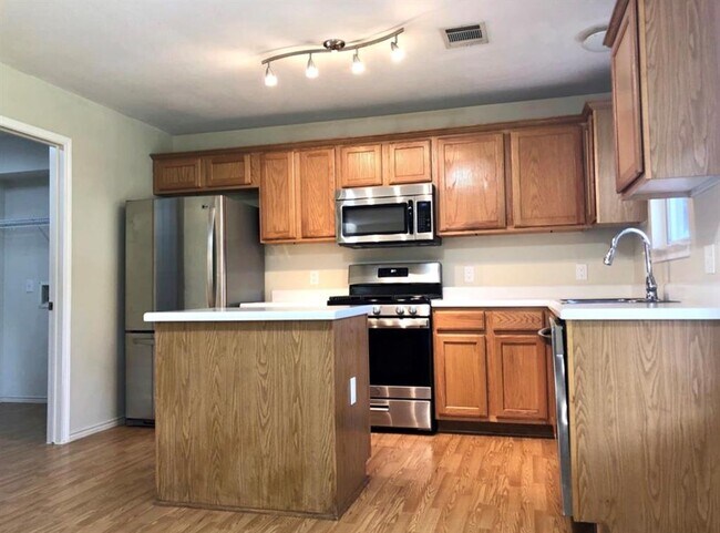 Building Photo - 14208 Sumatra Ln