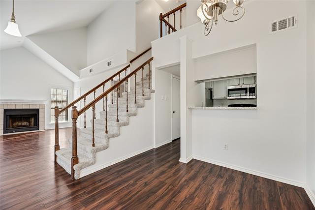 Building Photo - 449 Harris St