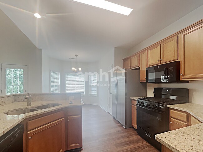 Foto del edificio - 4410 Split Creek Dr