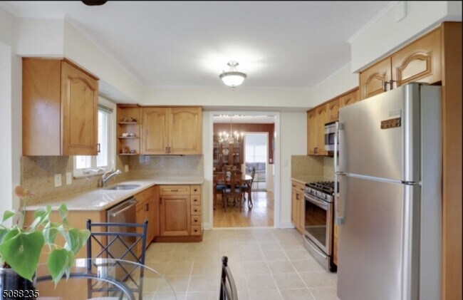 Building Photo - 470 White Oak Ridge Rd