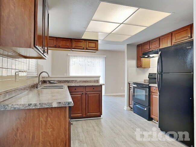 Foto del edificio - 309 Regal Park Dr