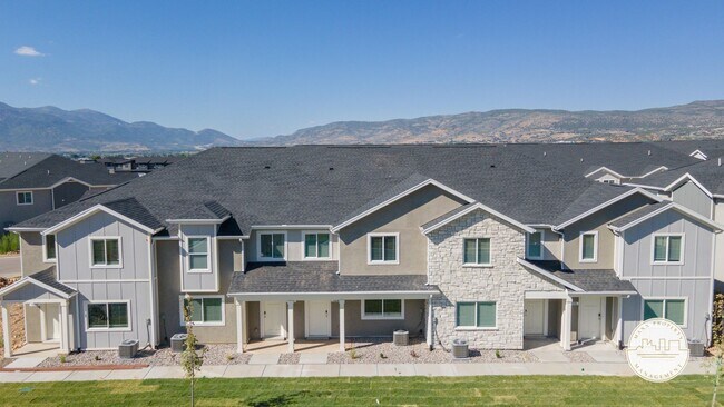 Foto del edificio - Up to $500 off! Upgraded Smart Townhomes w...