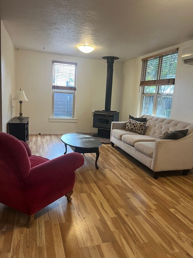 Foto del edificio - 508 N Main St