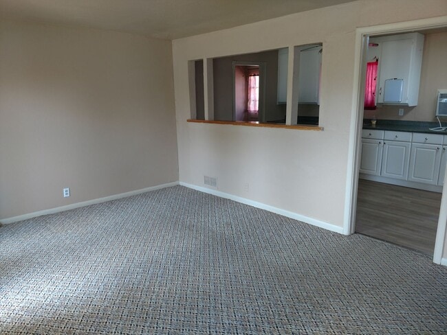 Building Photo - Move in SPECIAL. 1/2 off first full months...