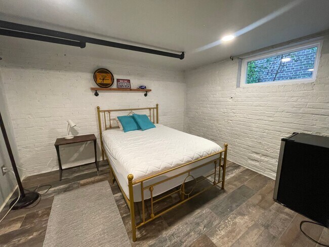 Foto del edificio - 3921 W Franklin St
