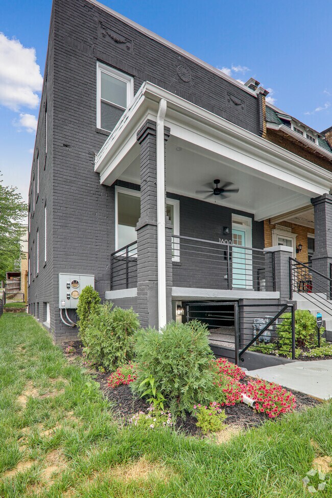 Building Photo - 1600 Trinidad Ave NE