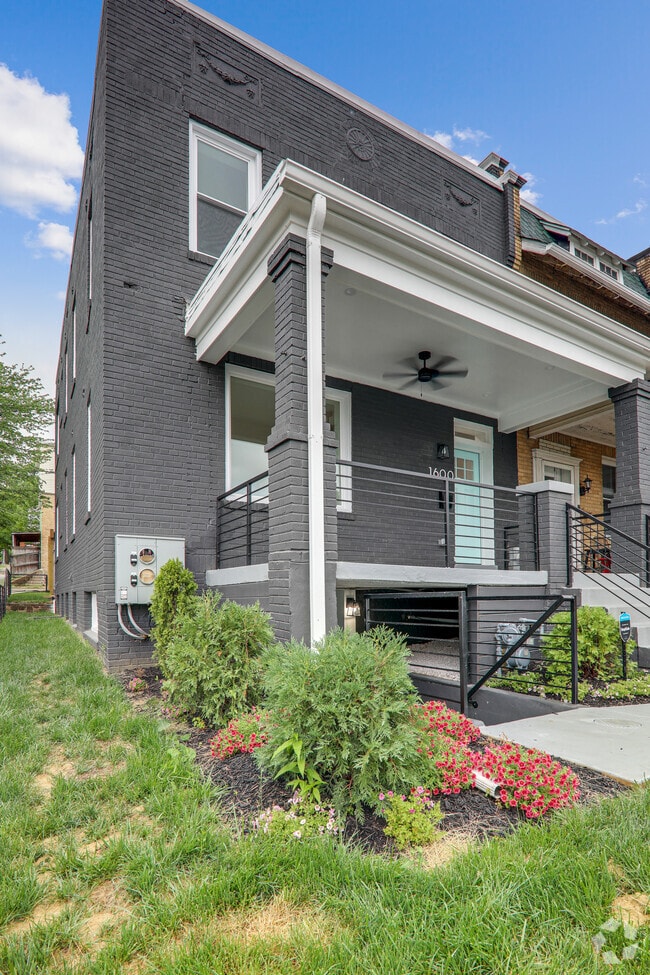 Building Photo - 1600 Trinidad Ave NE