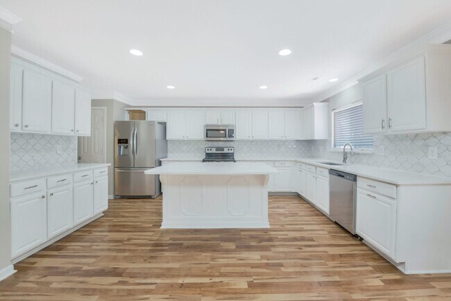 Building Photo - 6527 Guard Hill Dr