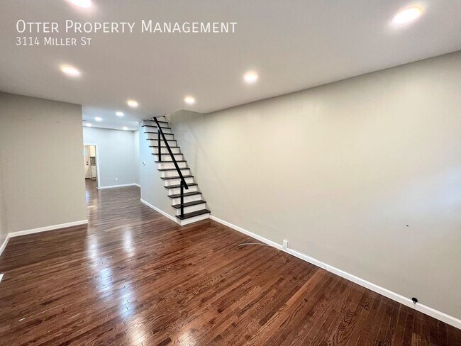 Building Photo - 2BR/1.5BA Spacious Townhome on Great Block...