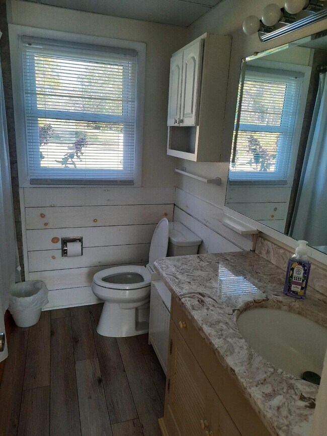 Baño - 1164 Milton Tpke