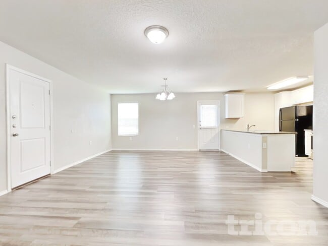 Foto del edificio - 13231 Ashworth Blvd