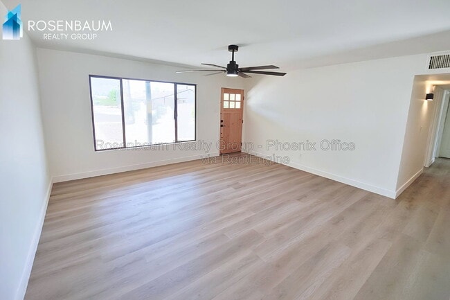 Foto del edificio - 7321 E Coronado Rd