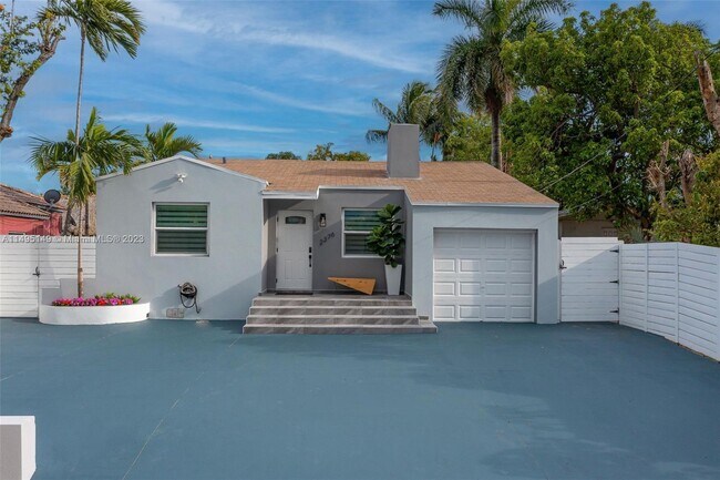 Foto del edificio - 2376 NW 2nd St