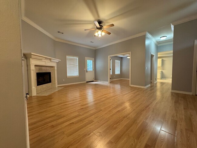 Foto del edificio - ***4905 Hawthorne Way***