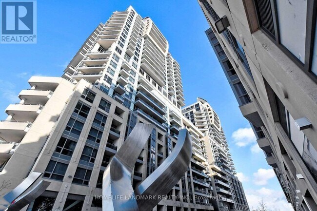 Photo du bâtiment - 9201 Yonge St