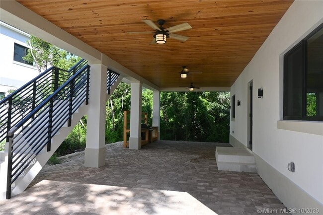 Building Photo - 14 Coral Dr