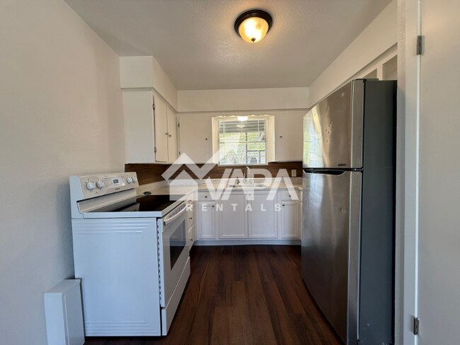 Foto del edificio - 1719 Farwell Dr