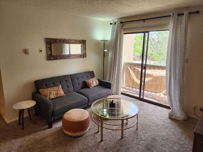 Foto del edificio - 941 Calle Mejia