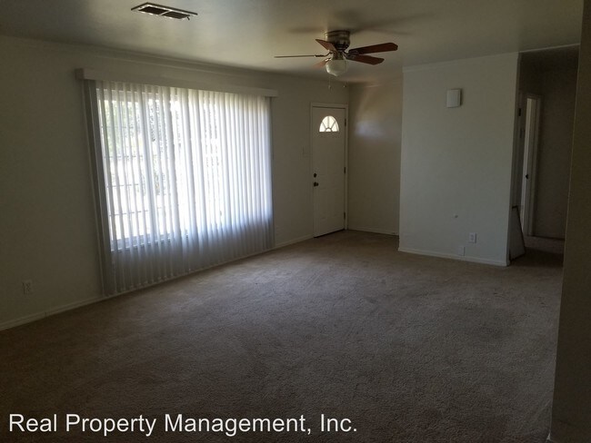 Building Photo - 5636 Mountain View Dr