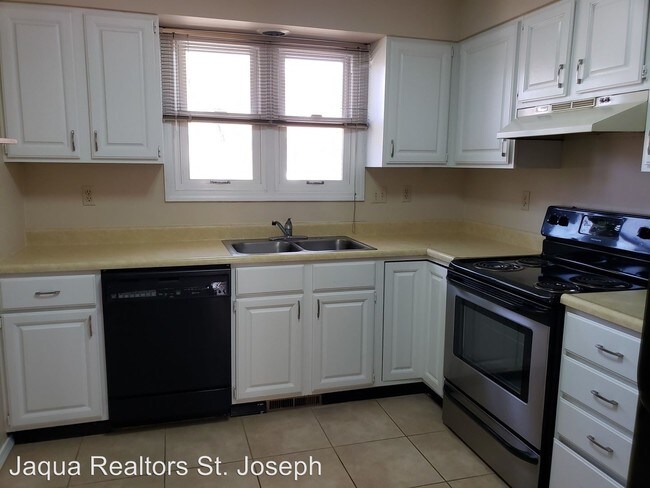 Building Photo - 2 br, 2.5 bath House - 2541 Bristol Terrace