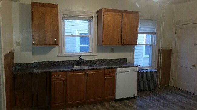 Building Photo - Amazing two bedroom