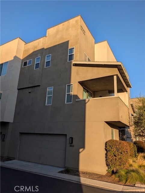 Foto del edificio - 2823 Lily Ln