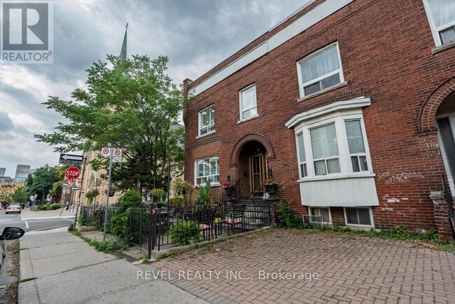 Building Photo - 16 A Denison Ave