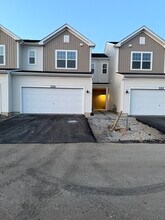 Building Photo - 324 Kingsport Dr