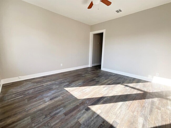 Building Photo - 4205 Clay St