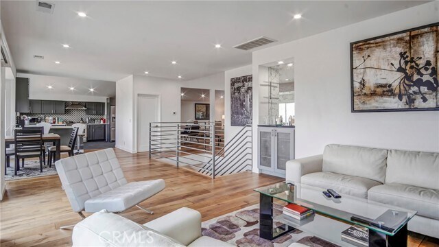 Foto del edificio - 4124 Barrett Rd