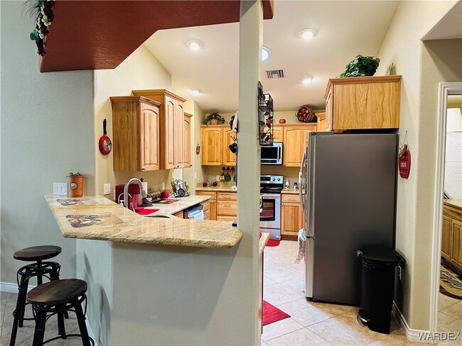 Building Photo - 2743 Country Club Dr