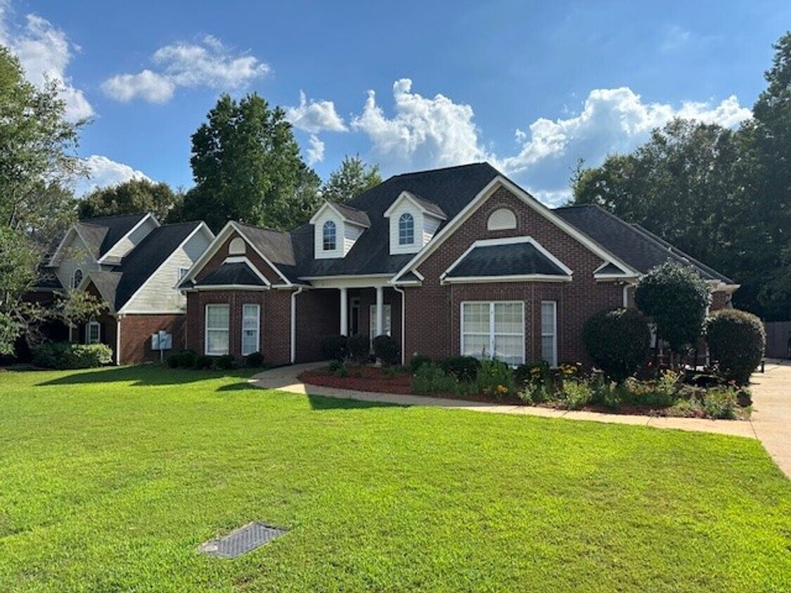 Foto del edificio - 2111 Keystone Dr