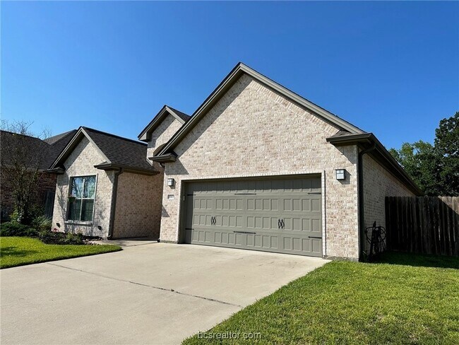 Foto del edificio - 15605 Long Creek Ln