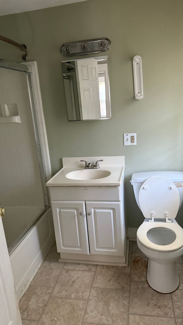 Foto del edificio - Large 2 bedroom home available now!