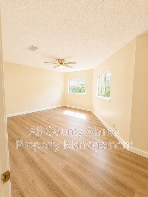 Building Photo - 9023 Mountain Field Dr