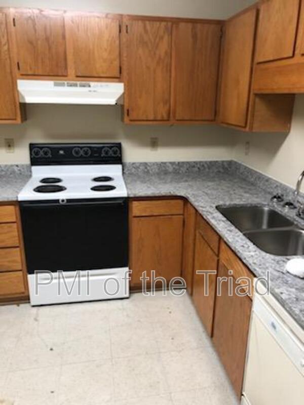 Foto del edificio - 313 Swing Dairy Rd