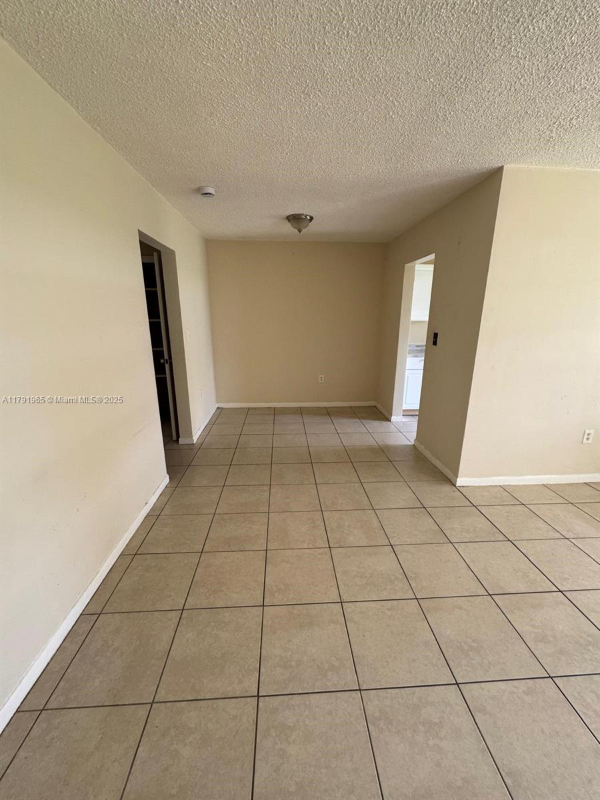 Foto del edificio - 151 NW 164th St