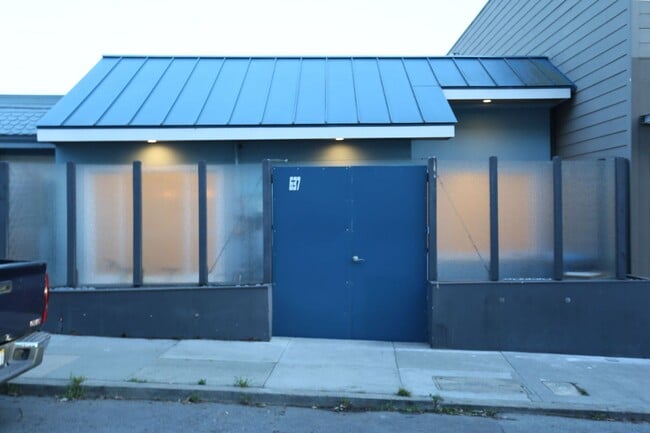 Photo - Spacious three-story 4BR/3BA single family... House