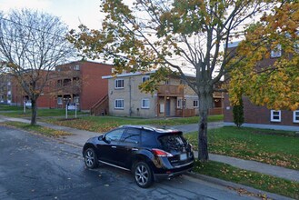 Building Photo - 113 Pinecrest Dr