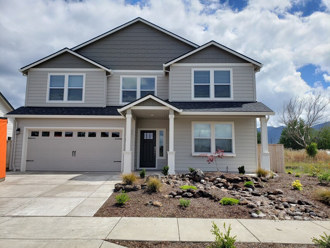 Primary Photo - 124 Willow Springs Dr