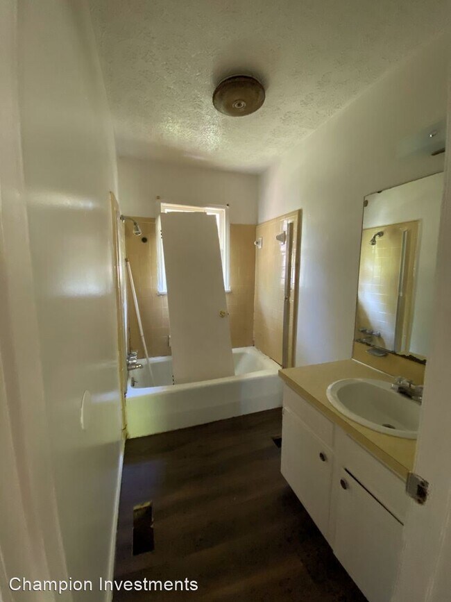 Building Photo - 3 br, 1 bath House - 5405 Cantebury Rd.