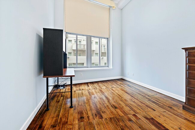 Photo - 333 Julia St House