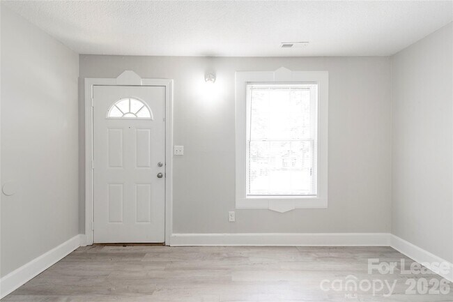 Foto del edificio - 2517 Hemphill St