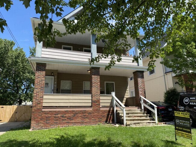 Building Photo - 1529 Lakewood Avenue