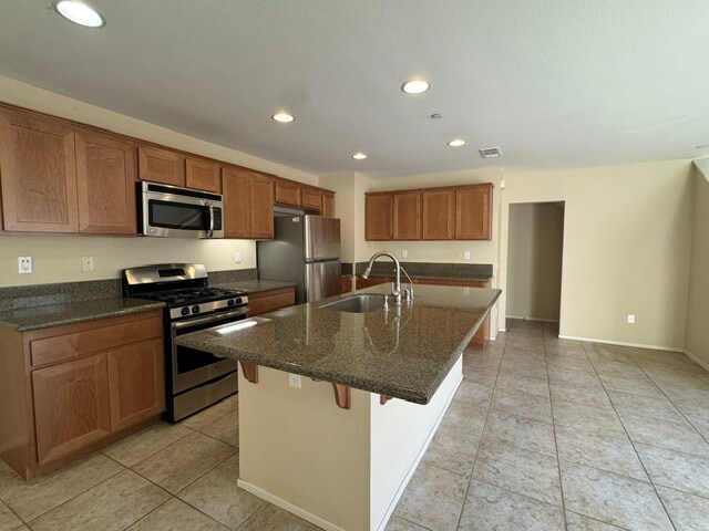 Building Photo - 1425 Silverberry Ln