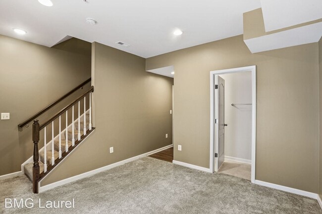 Building Photo - 2 br, 3 bath House - 8227 Hollow Ct