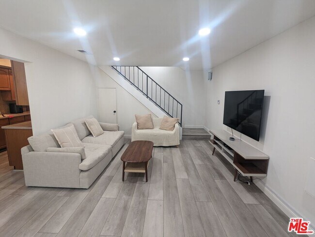 Building Photo - 12446 Rancho Vista Dr