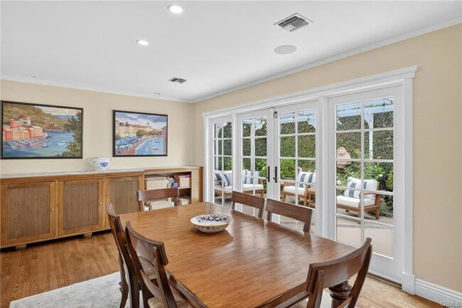 Building Photo - 456 30th St