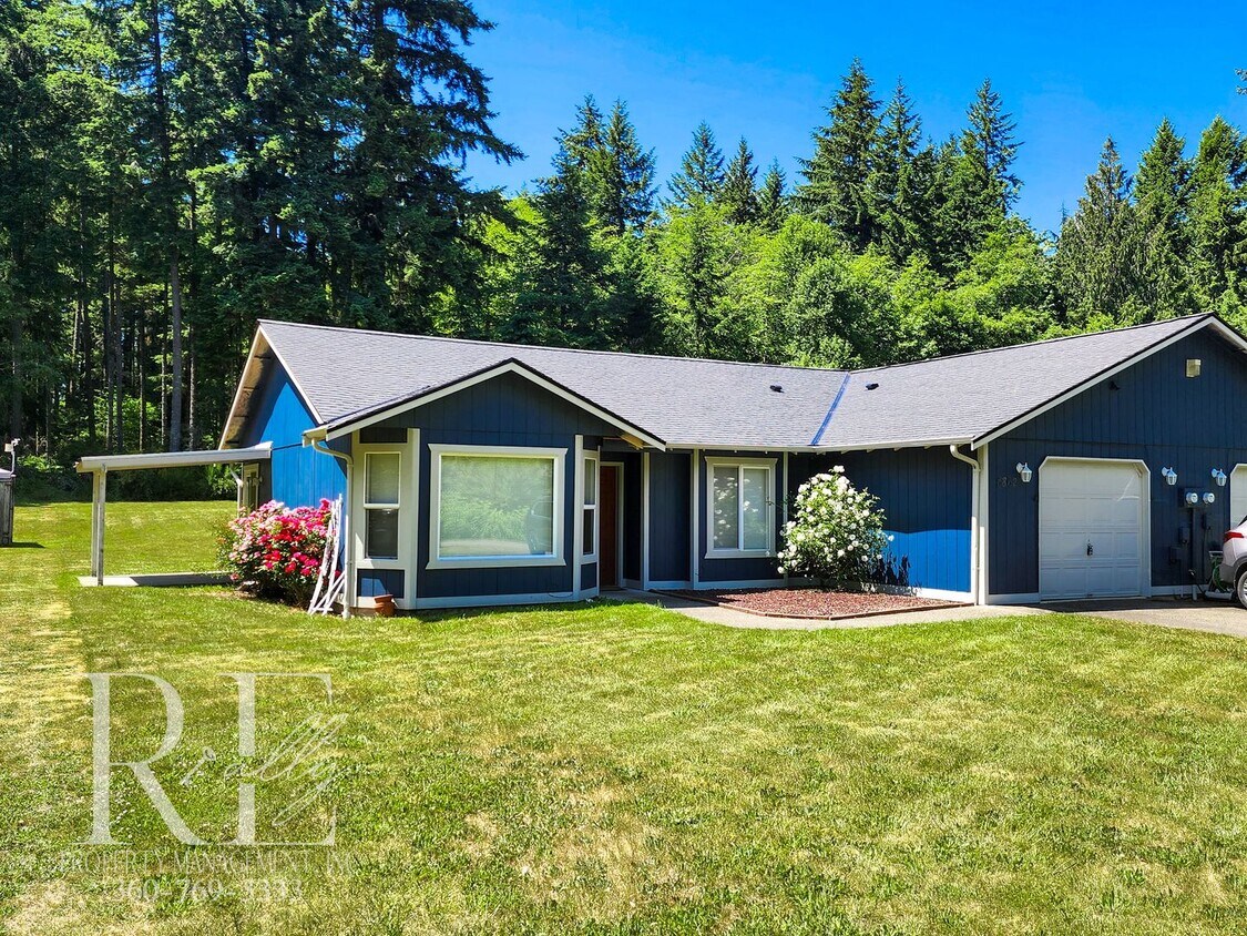 Primary Photo - Quiet 3BR Duplex with Garage & Big Yard on...