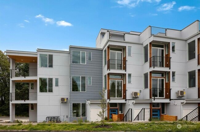 Building Photo - 9350 Sturtevant Ave S